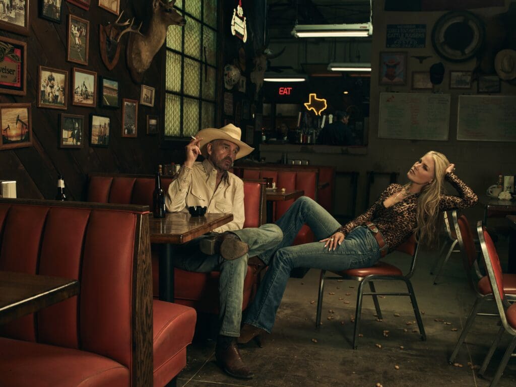 Ali Larter kicks back at a local diner with Billy Bob Thornton.