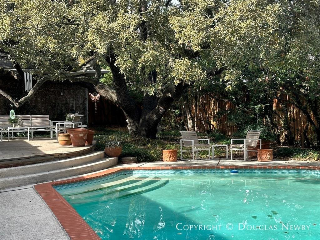 Preston Hollow Real Estate Della lively 17