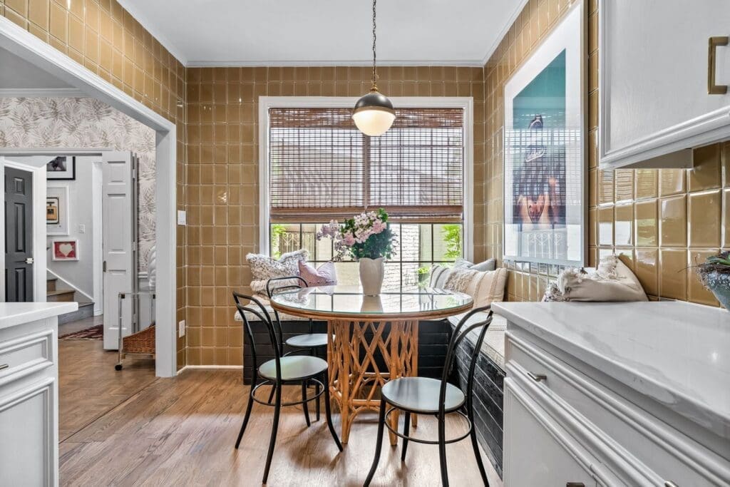 Another look at the kitchen dining nook. 