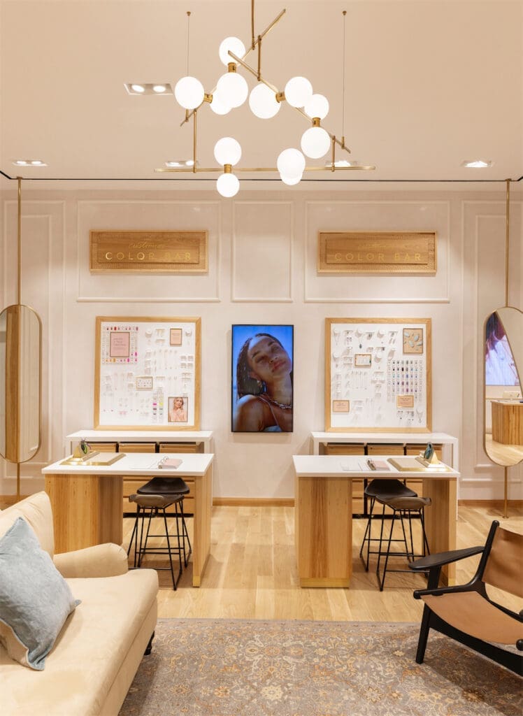 The interactive Color Bar let's guests design one-of-a-kind pieces.  (Photo by Justin Clemons)