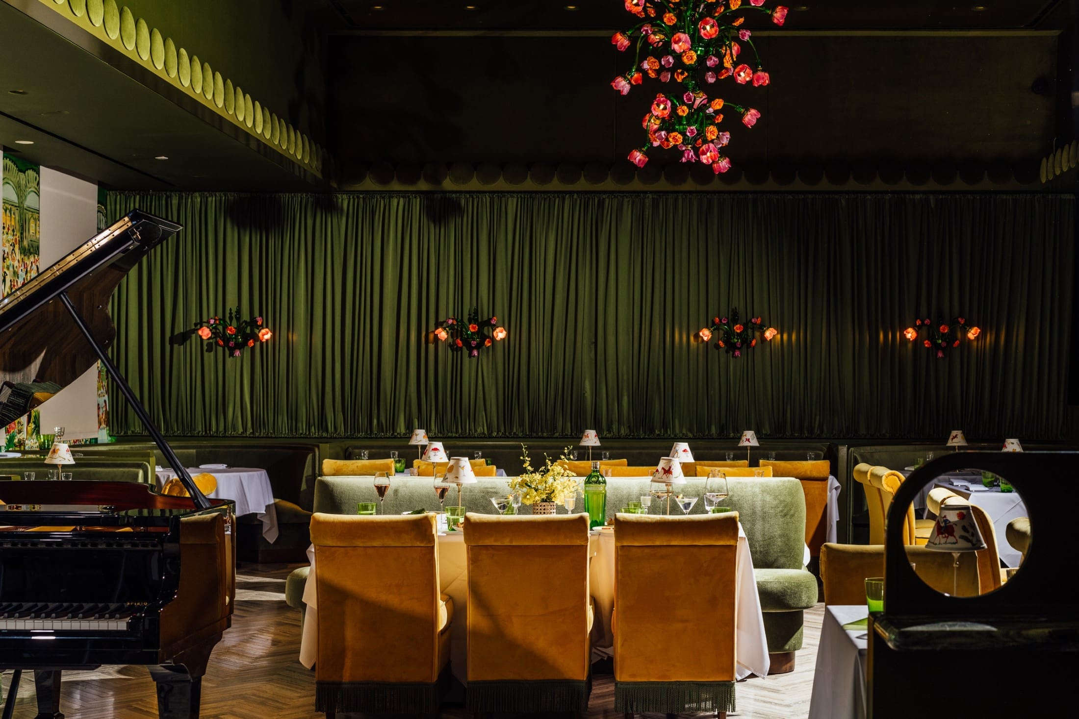 Interior of Marigold Club (Photo by Arturo Olmos )