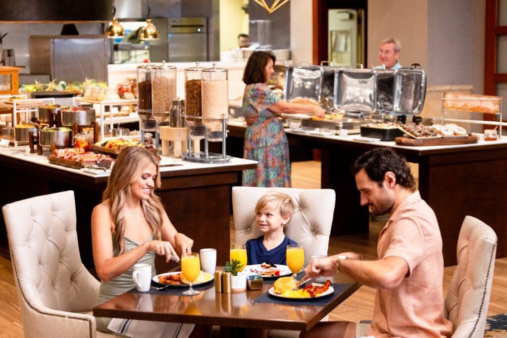 From fine dining restaurants to casual cafés for a quick bite, there are plenty of places to eat around the resort. 