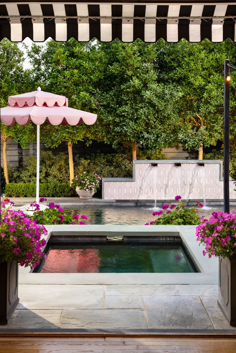 Dan Houchard backyard pool renovation dallas Dan Houchard backyard pool renovation dallas – palm springs inspired backyard hot tub (Photo by Jennifer Baker)