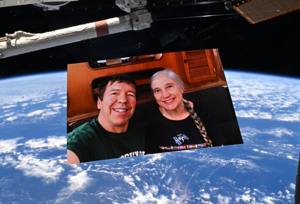 Love To Space and Back — Inside Houston’s Longest Distance Relationship Ever, the Out of This World Marriage of Michelle & Michael Barratt