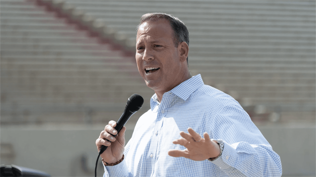 Eddie Nunez is the new athletic director at the University of Houston. UH leadership has made its final decision, going with the current New Mexico AD who spent 14 years at LSU.