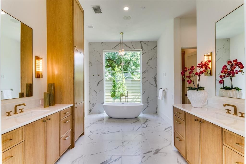 The primary bathroom suite of David Stocker's custom build in Bluffview. 