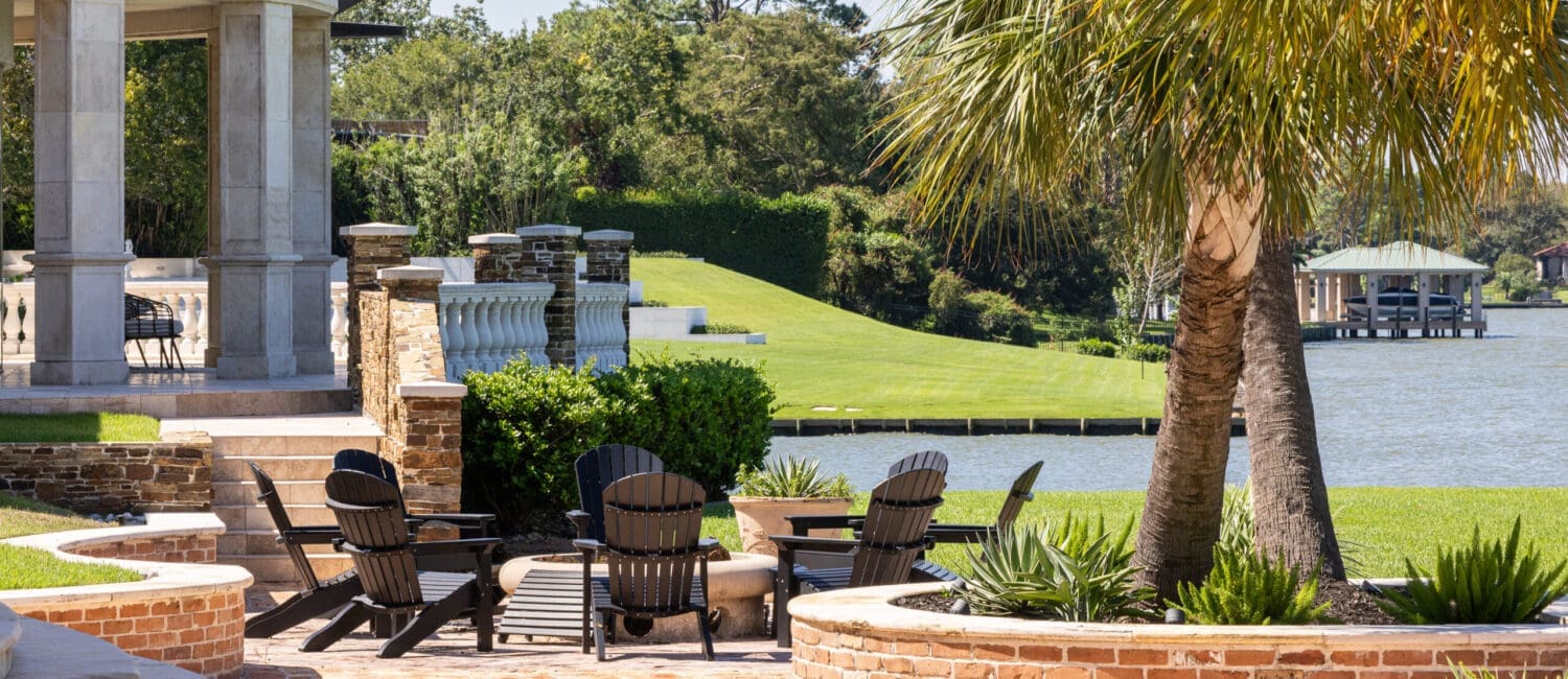 at 401 Lakeshore Drive in El Lago, Texas. (Photo by Laurie Perez)