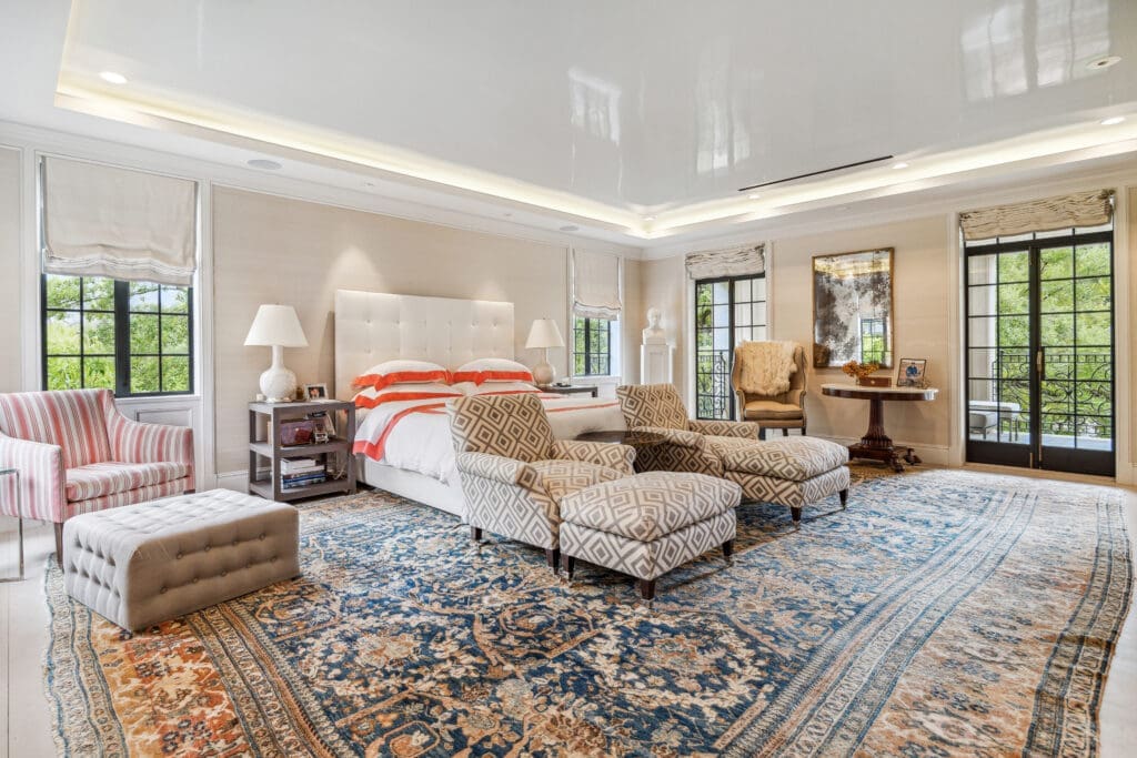 2110 River Oaks Boulevard (Photo by TK Images/Compass)