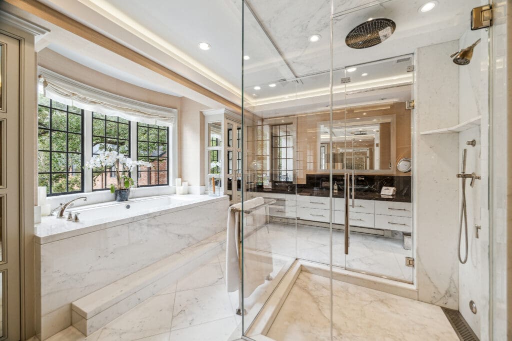 2110 River Oaks Boulevard (Photo by TK Images/Compass)