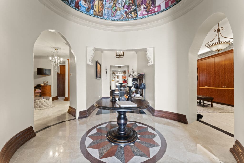 The foyer joining the primary bedroom with the primary closets. (Photo by Iconic Images)
