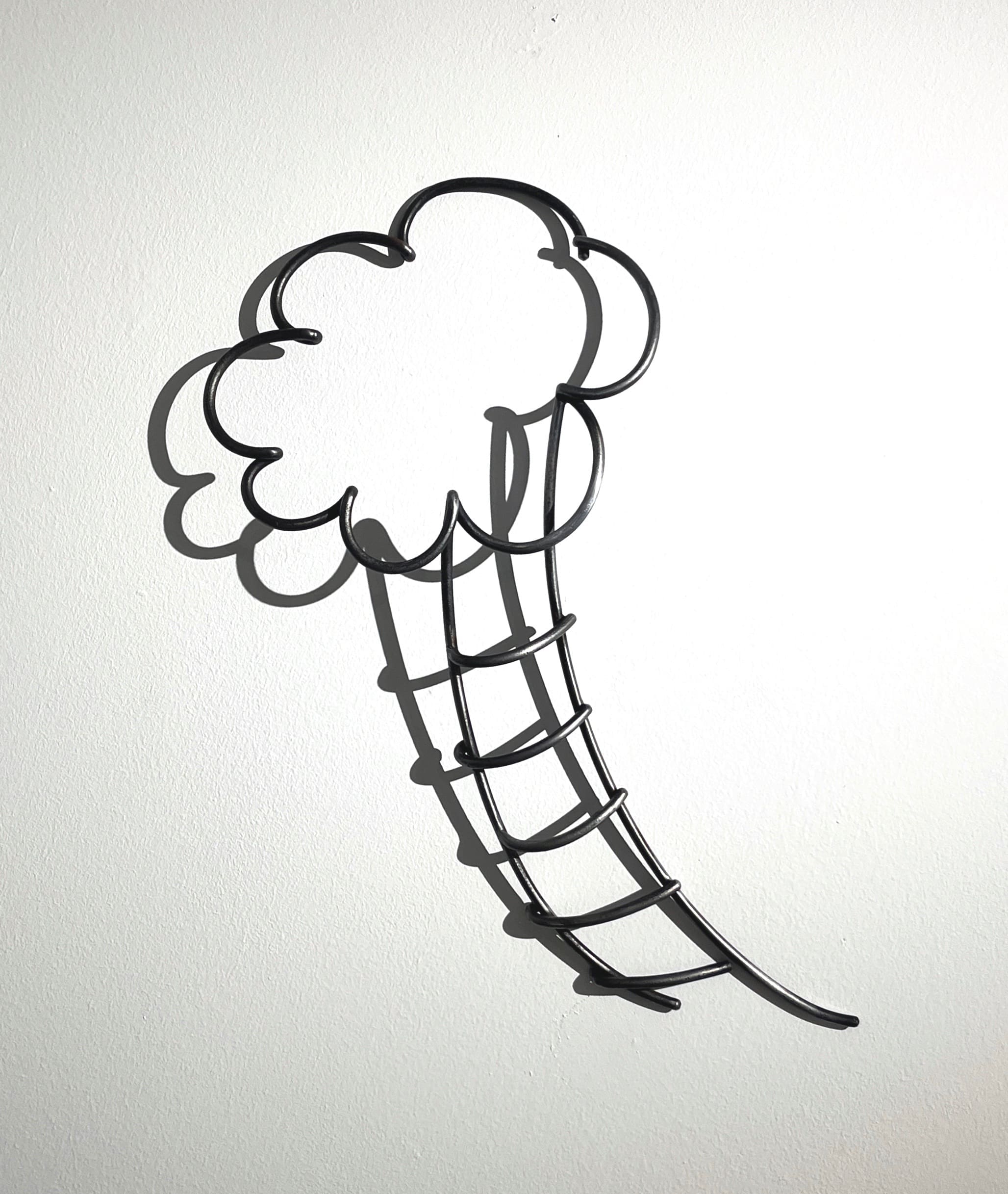 Tara Conley opens the fall season at ELLIO Fine Art with her intriguing wire sculpture <em>I Think I’m Here</em>, 2024.