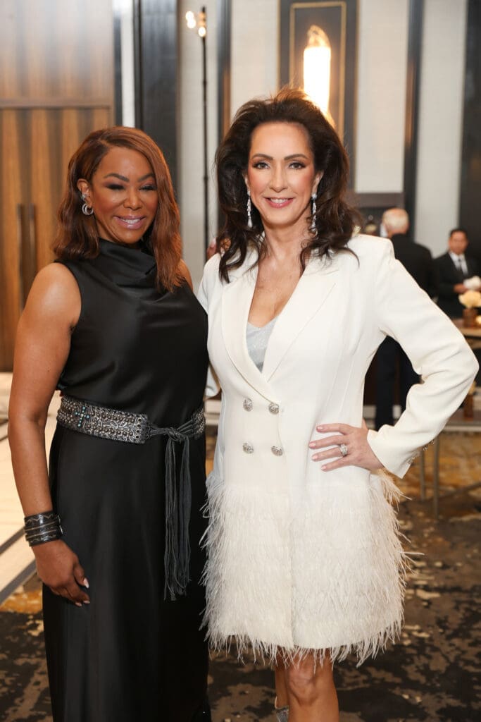 Deborah Duncan, Alicia Smith at Houston PetSet's 20th anniversary gala. (Photo by Priscilla Dickson)