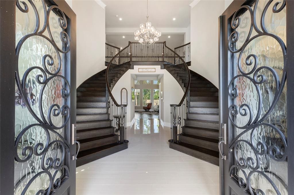 Enter inside 39 Blairs Way and you will discover a world of grandeur. 