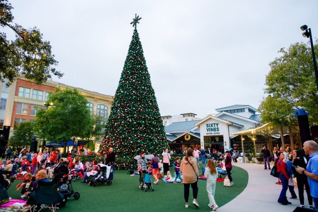 The Market Street Christmas Tree entertains shoppers all season long with its three-minute light show, set to your favorite festive tunes. (Photo courtesy of Market Street)