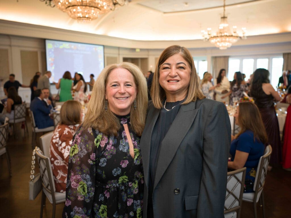 Shelley Ludwick, Elvia Taylor at the El Centro de Corazón luncheon. (Photo by Daniel Ortiz)