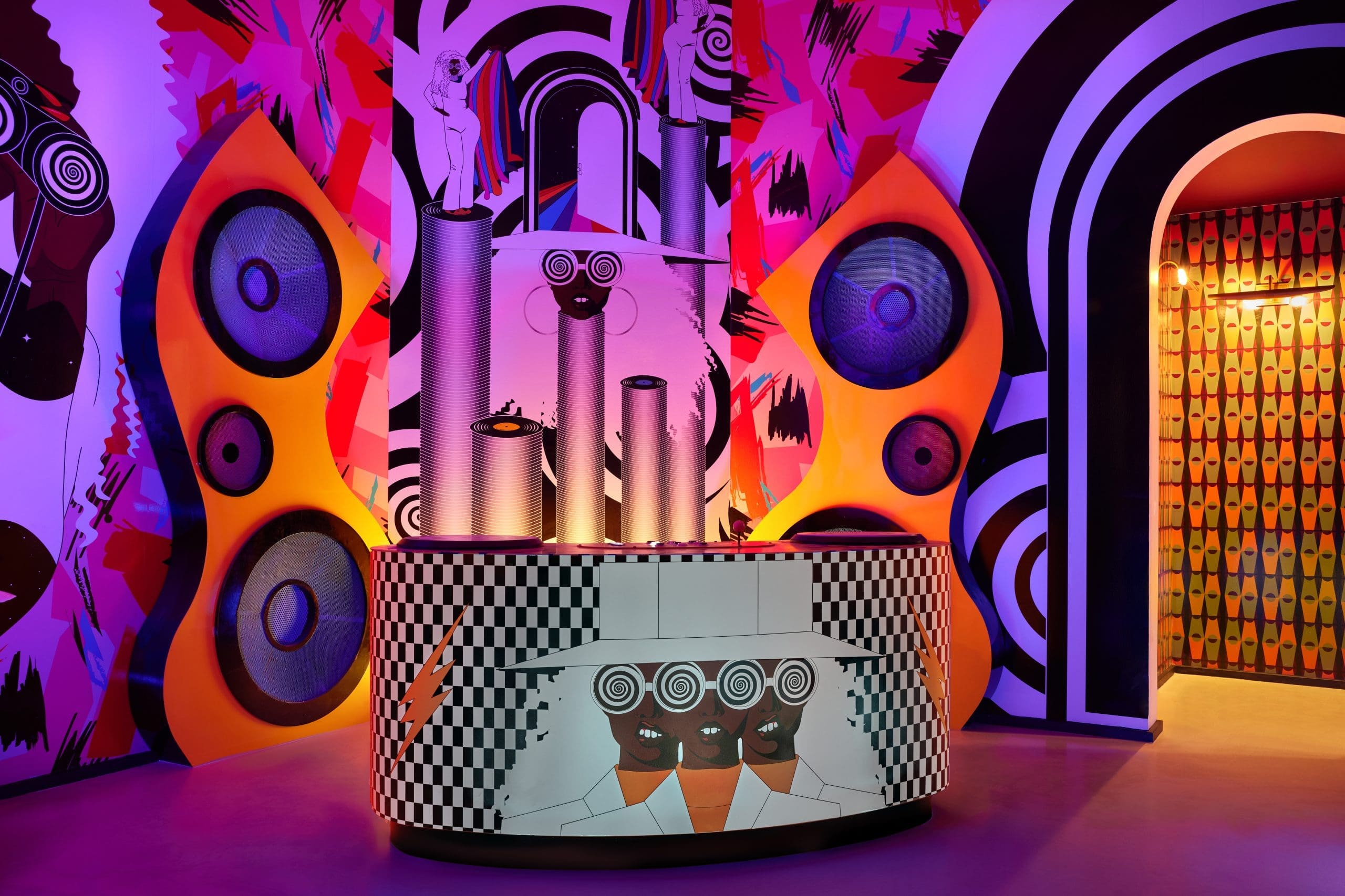 The DJ booth in Obsidiodyssey at Meow Wolf Houston: Radio Tave (Courtesy Meow Wolf)