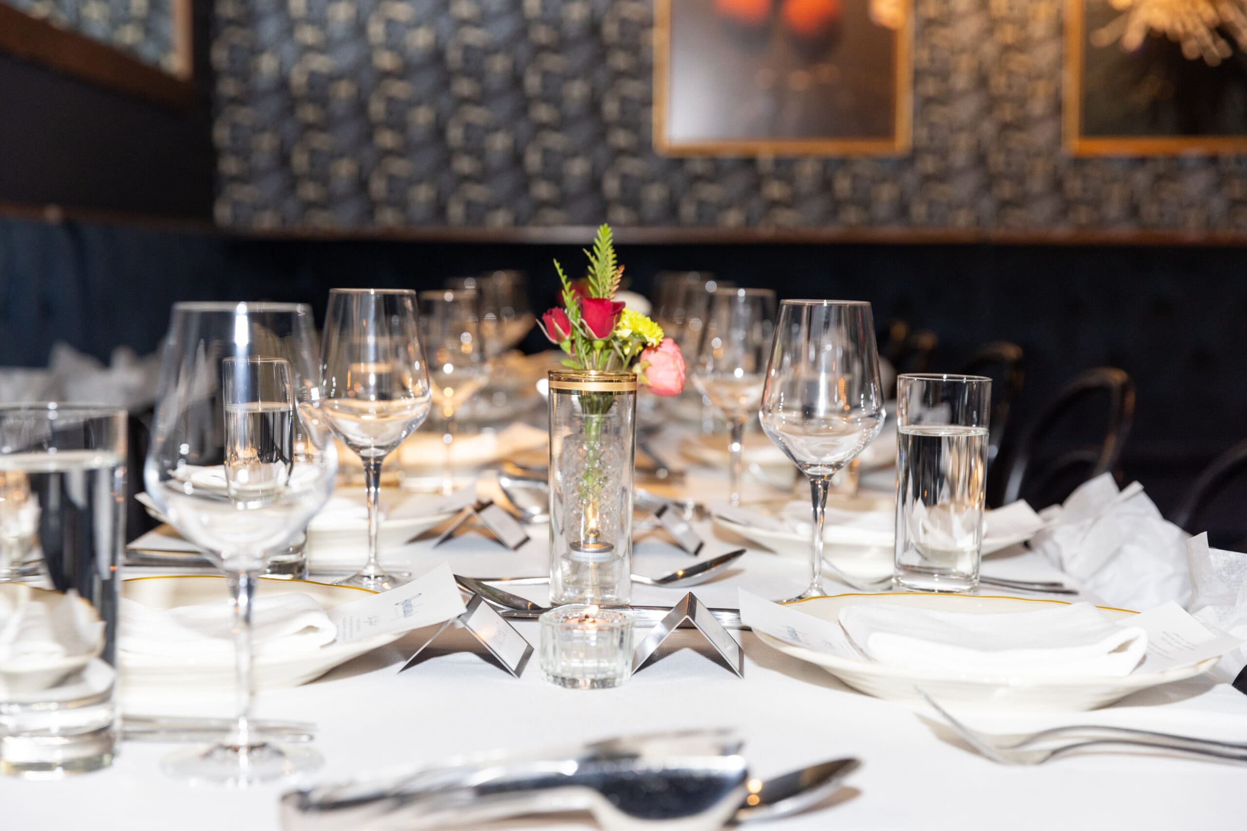 Sachin & Babi Dinner Tablescape (Photo by Kaitlin Saragossa)
