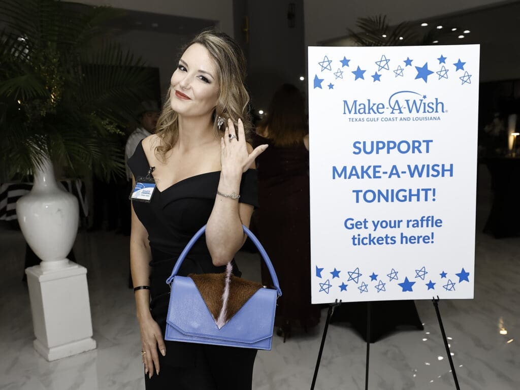 Fashion Woodlands had a jewelry raffle from jeweler Mark Pharo, along with a luxury handbag raffle.
