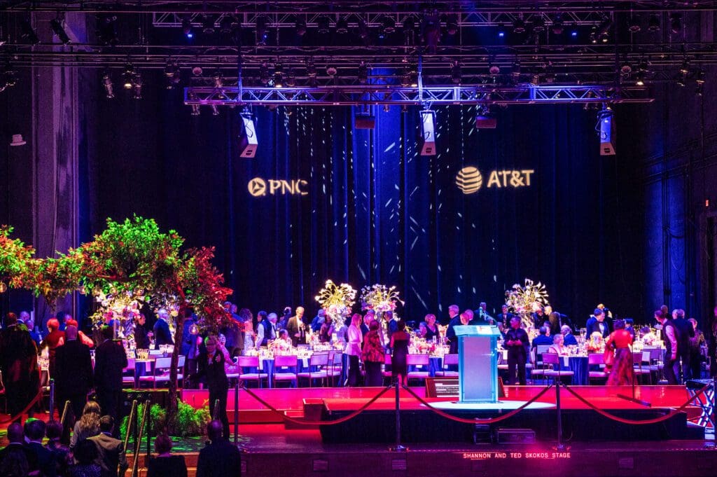 Texas Ballet Theater, The Dallas Opera, and Anita N. Martinez Ballet Folklorico performed during the cocktail hour. (Photo by Can Turkyilmaz)