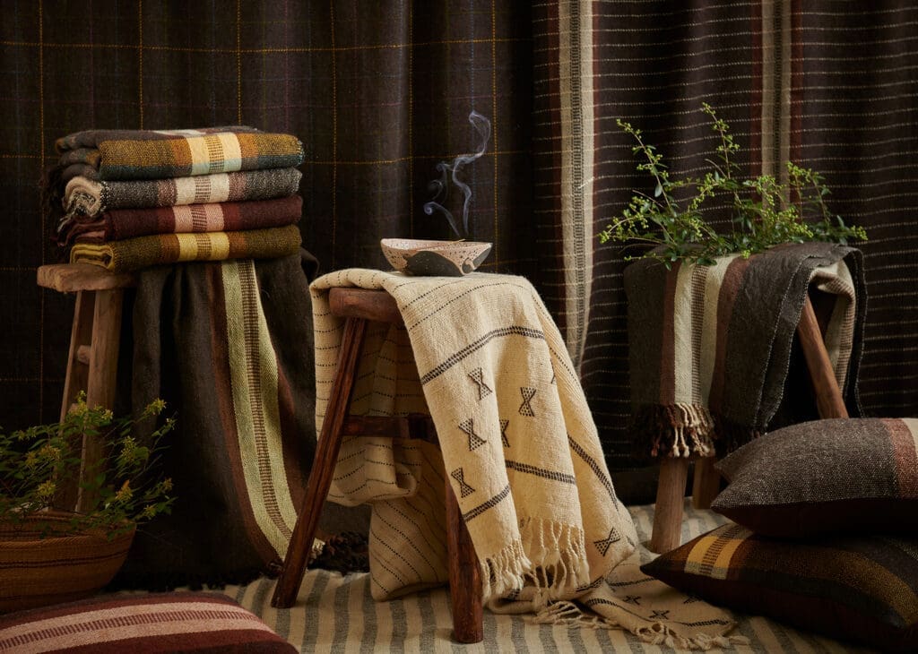 Fall Throws, KUFRI (Photo by Elizabeth Lavin)