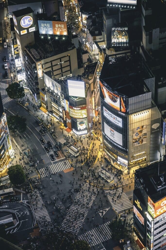 The 24/7 Concierge Service via the Essentialist app provides of-the-moment assistance with anything from last-minute reservations to transportation help. 