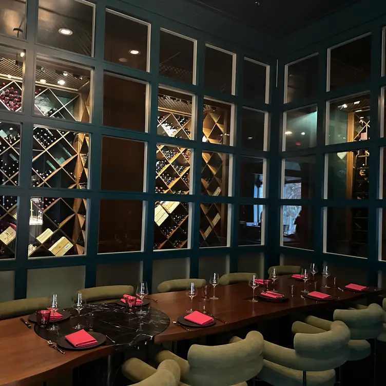 Knife Italian in Los Colinas