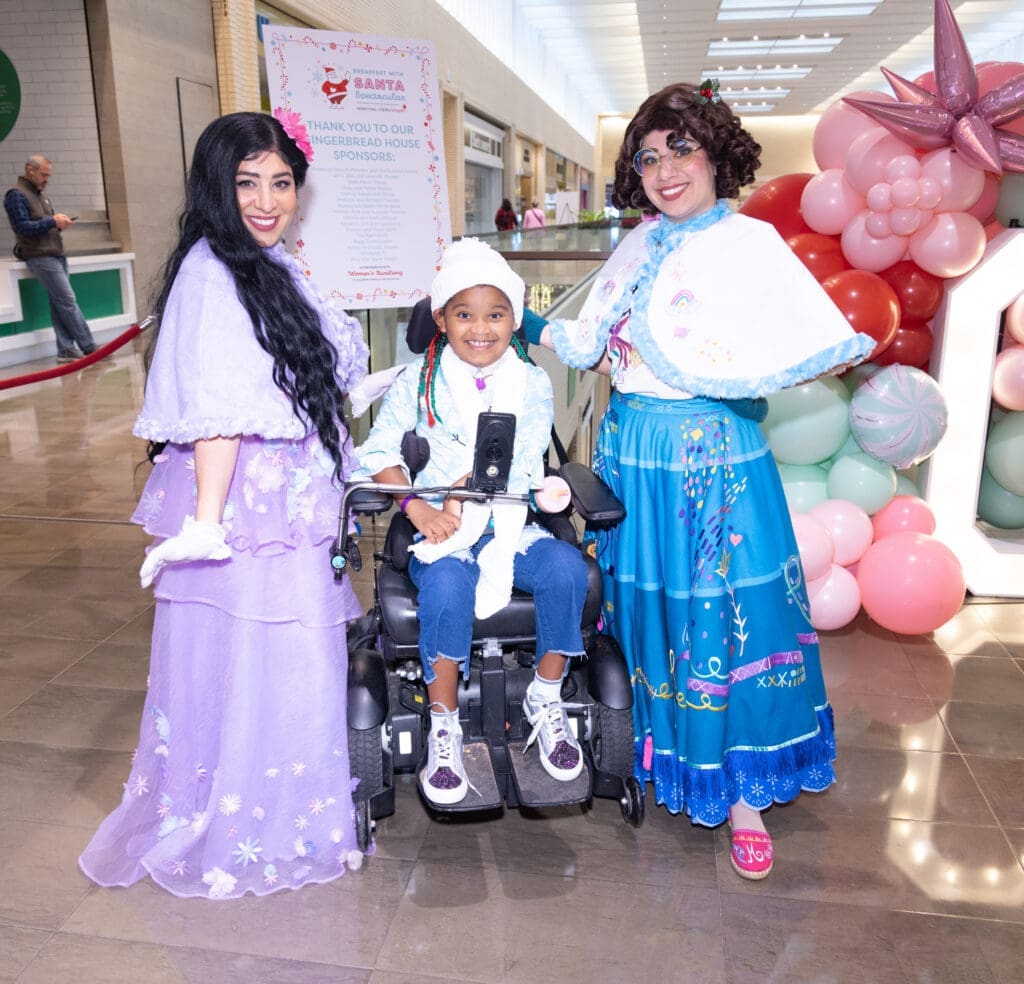 Patient Ambassador Serenity with Mirabel and Isabela. (Photo by Kim Leeson)