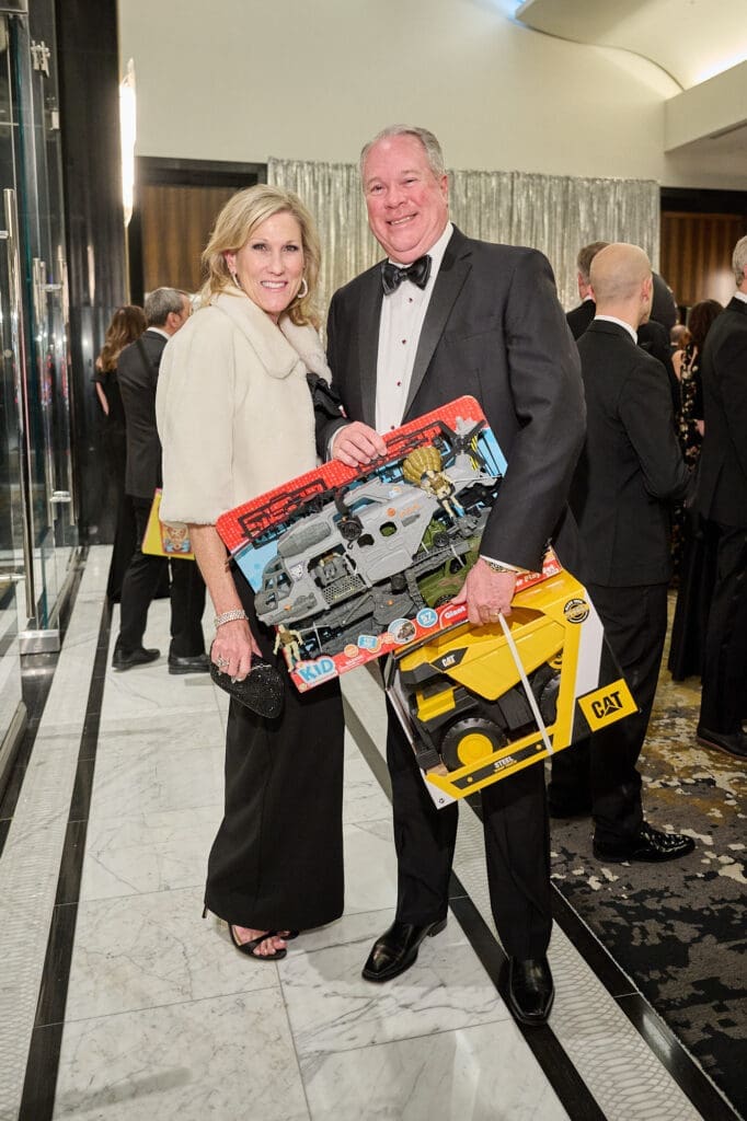 Seliece & Lee Womble at the Spindletop Community Impact Partners 50th annual Holiday Ball (Photo by Fulton Davenport/PWL Studio)