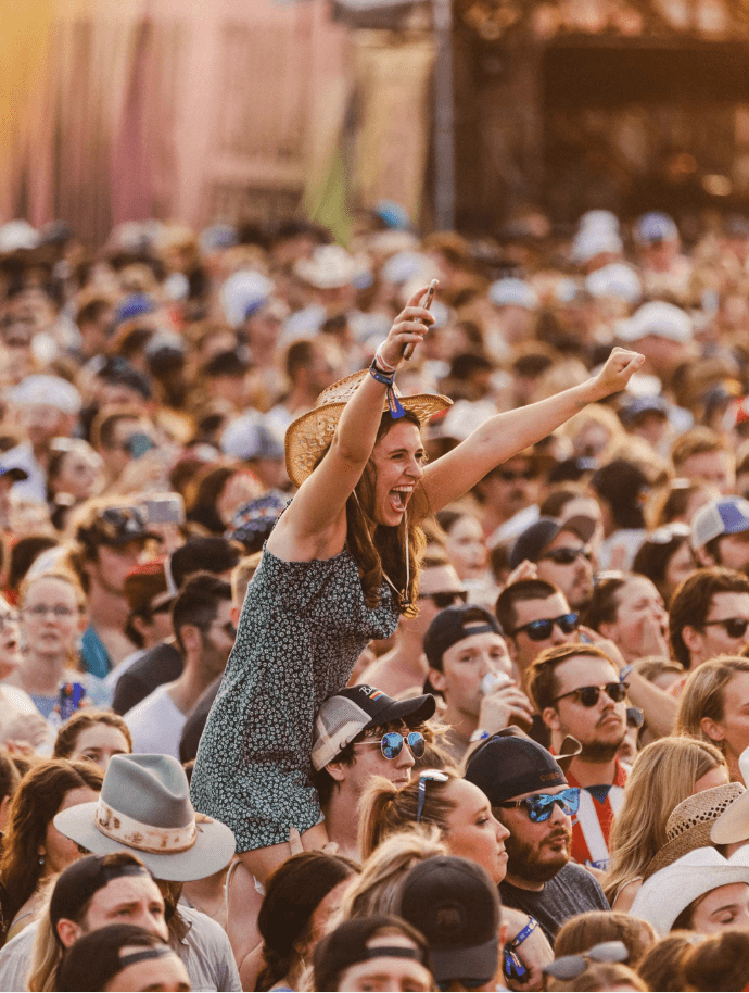 Country music’s biggest stars and rising talents take the stage for three unforgettable days at the inaugural Lone Star Smokeout at AT&T Stadium. (Courtesy of Lettuce Entertain You Restaurants)