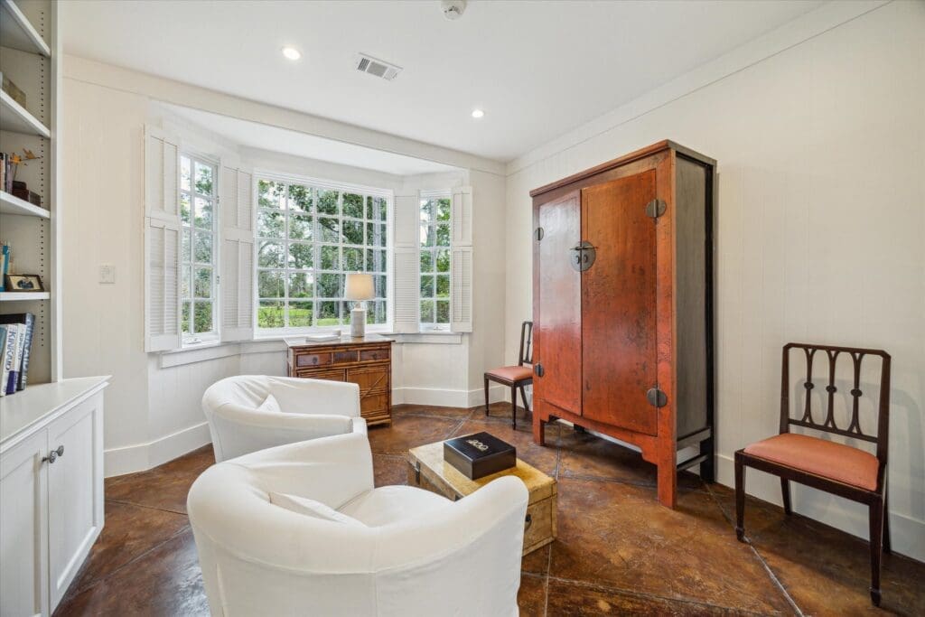 Bay windows at 8899 Sandringham in Houston's Bayou Woods subdivision (Photo by TK Images/Compass)