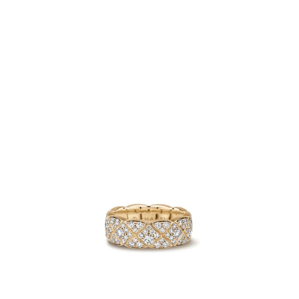 Coco Crush ring, small version, quilted motif, in 18K yellow gold and diamonds