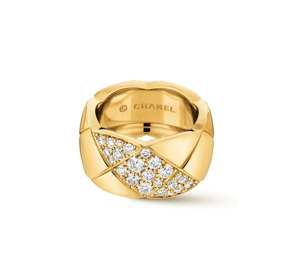 The Coco Crush ring, large version, brings a quilted motif in 18K yellow gold and diamonds.