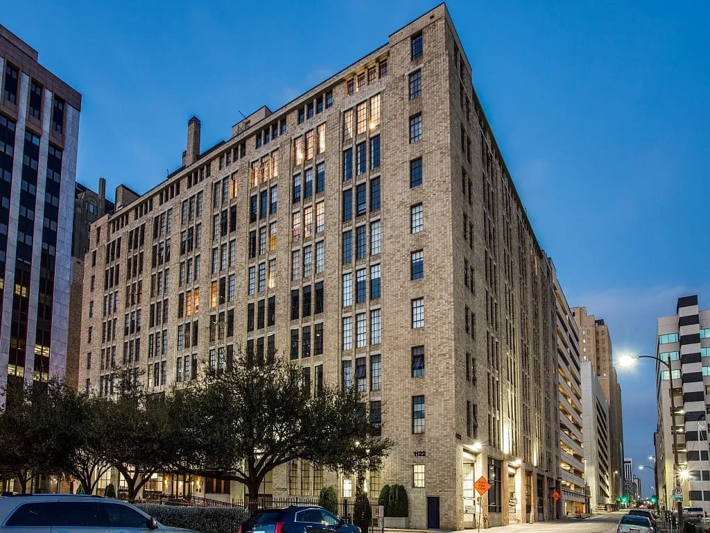 The ideal bachelor pad in Downtown Dallas recently hit the market in the landmark building formerly known as Santa Fe II.