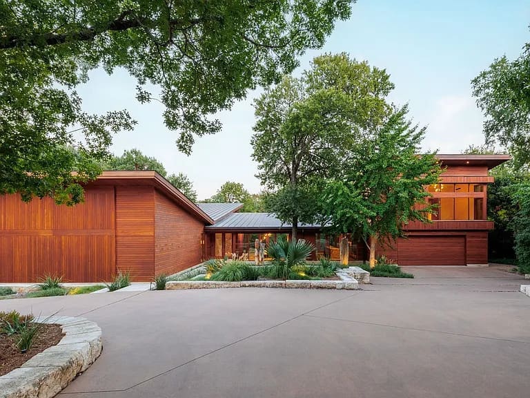 The home is equipped with "a cutting-edge geothermal system for heating and cooling, ensuring comfort year-round."(Photo courtesy of Allie Beth Allman & Associates)