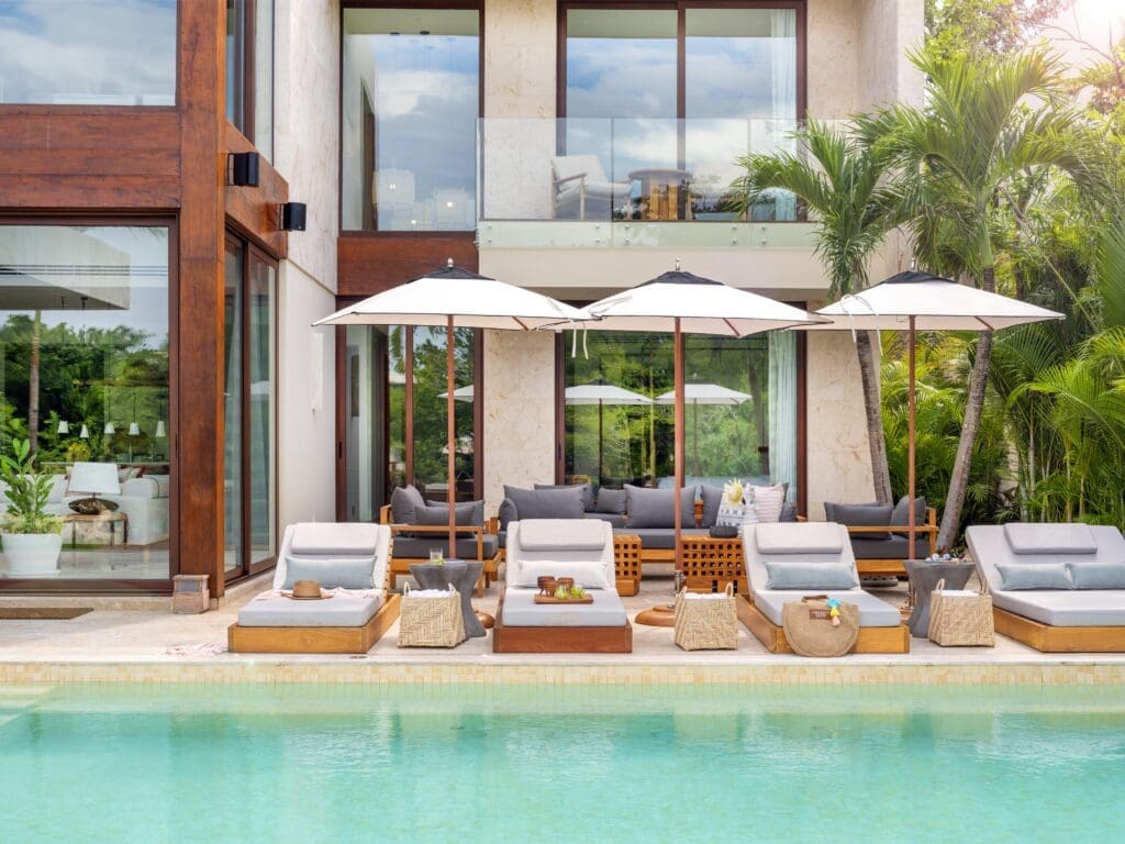 The Club’s four private villas at Rosewood Mayakoba offer seamless indoor-outdoor living, bespoke Mexican furnishings, private pools, and personalized service—delivering luxury in the heart of a tropical paradise.