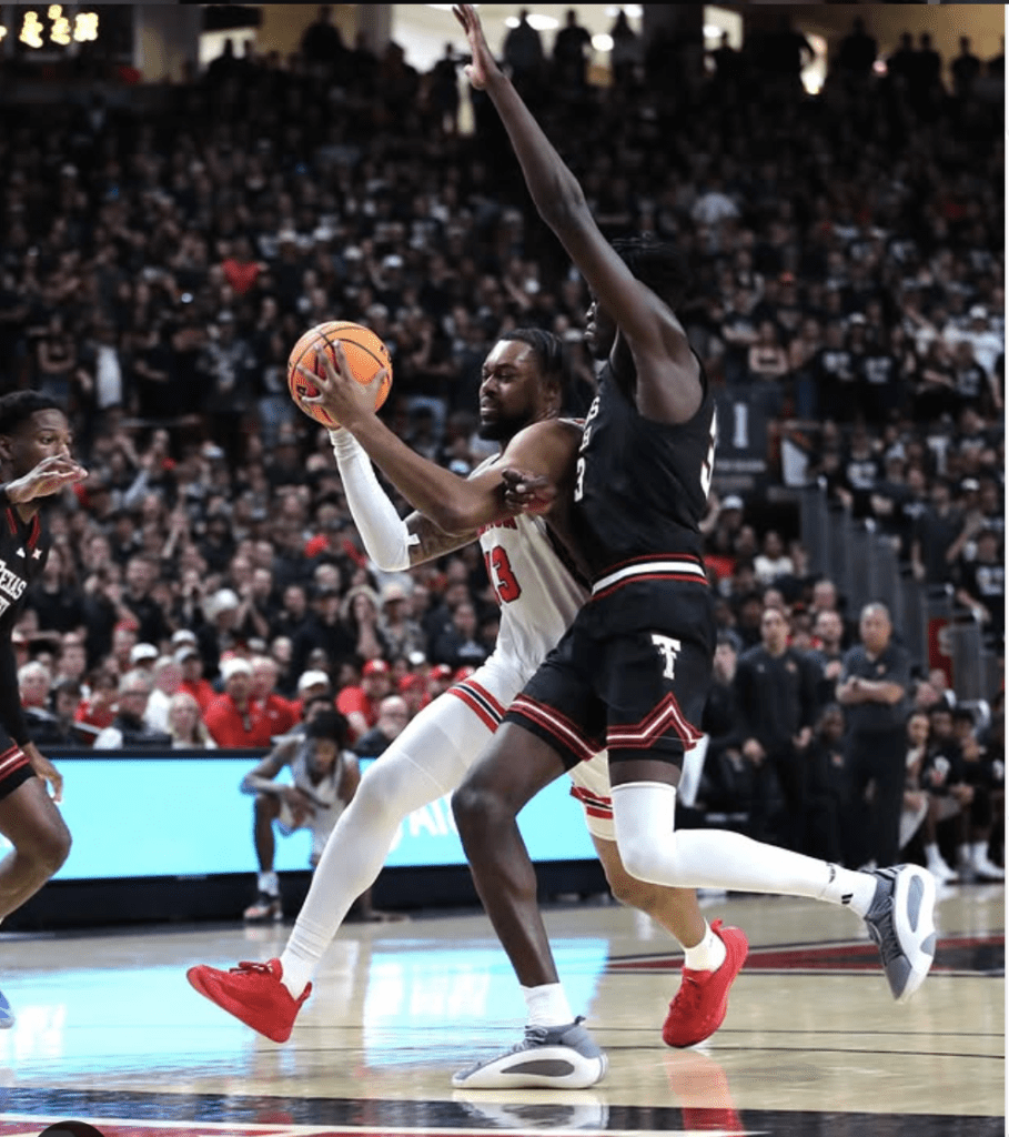 J'Wan Roberts kept making Texas Tech pay for fouling him. (@UHCougarMBK)