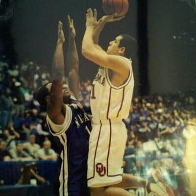 Kellen Sampson didn't play a lot at the University of Oklahoma, but when he did he brought plenty of intensity. (@kellenmsampson)