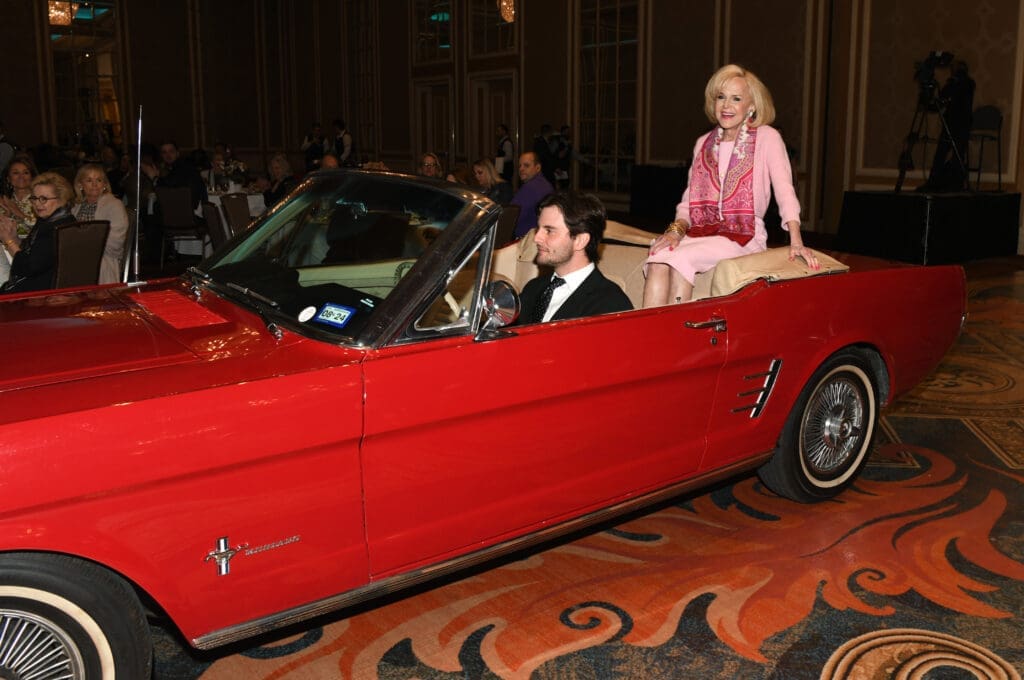 Elaine Agather Knows How To Make An Entrance — The Senior Source Honors North Texas Banking Legend With Spirit of Generations Award