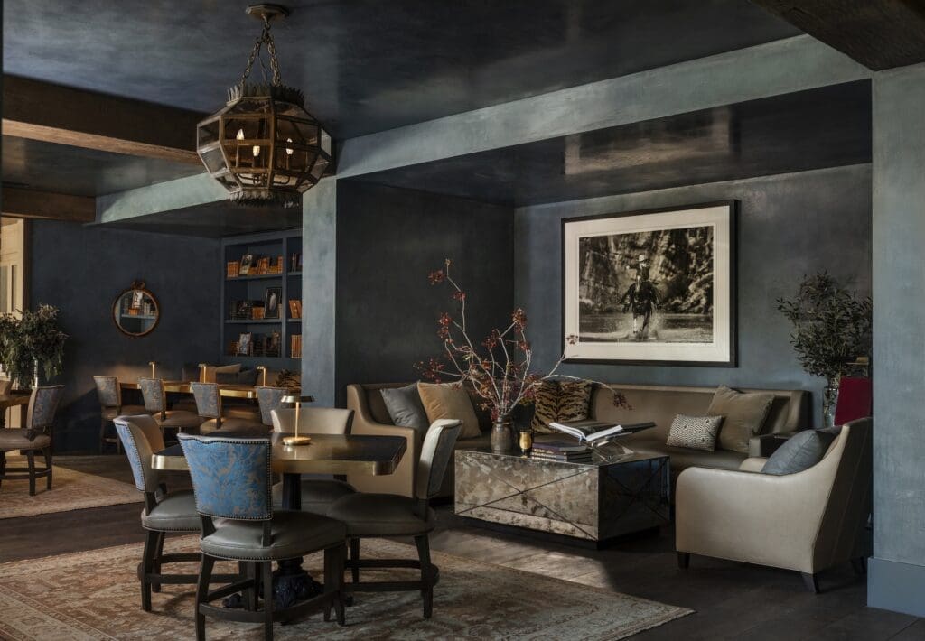 The library at Hotel Granduca (Photo by Julie Soefer)