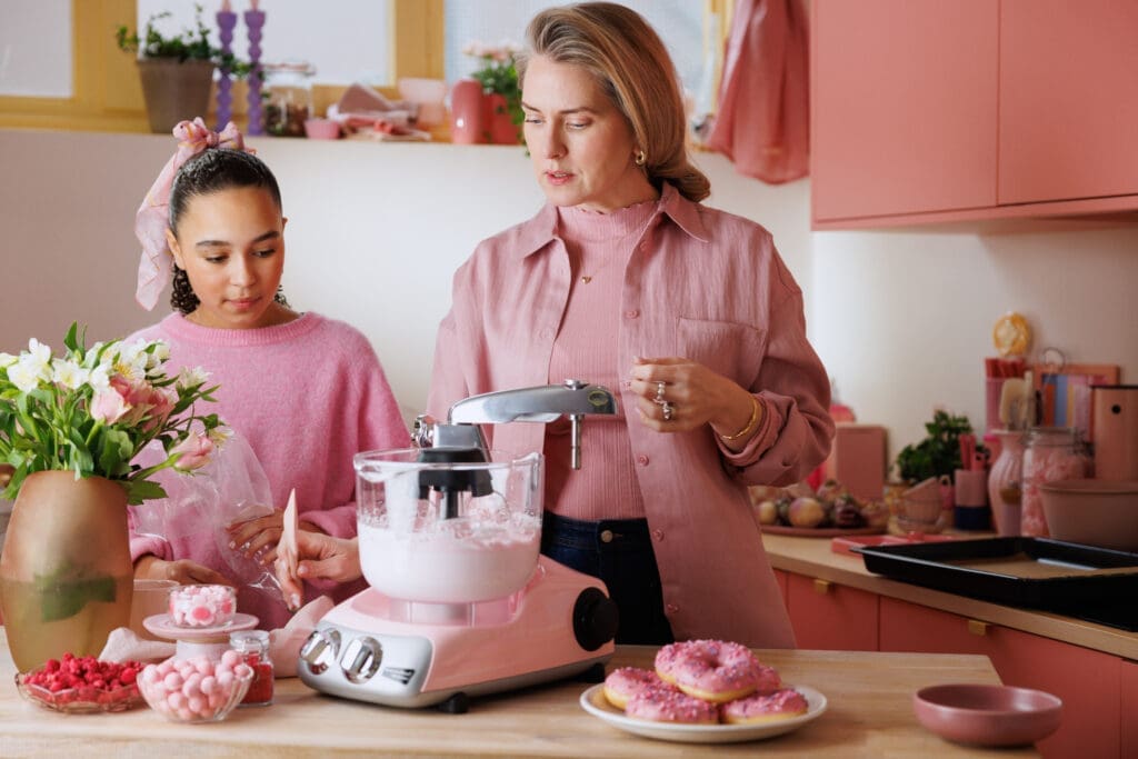 Bering’s Makes Kitchen Dreams Come True With The New Ankarsrum Assistent Original Mixer in Cloudy Pink