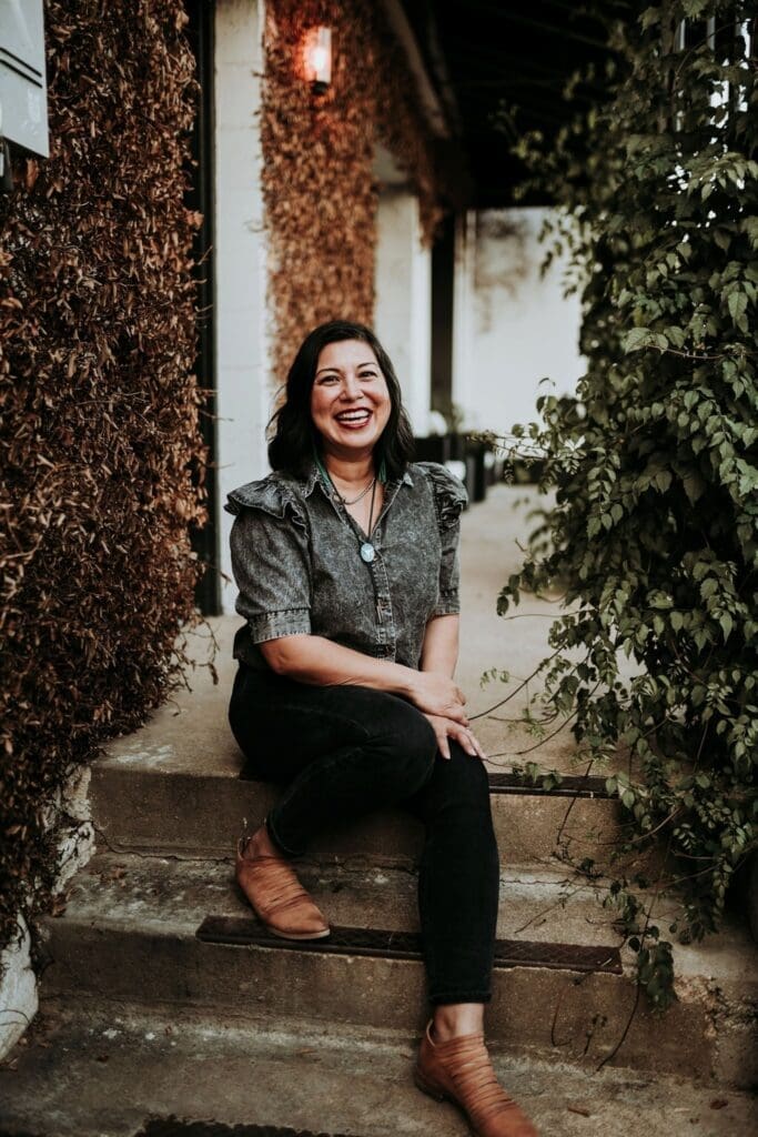 Fort Worth’s ‘Travelista’ Josie Villa-Singleton Gives Tips On Traveling Light and in Style