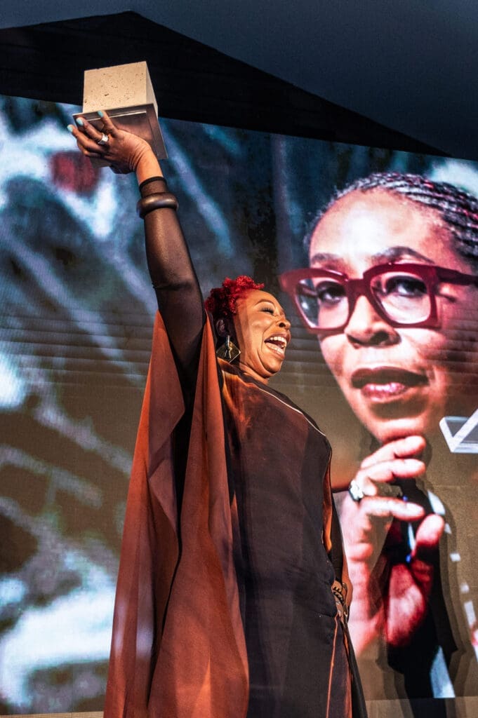 Otobong Nkanga with the Nasher Prize (Photo by Can Turkyilmaz)