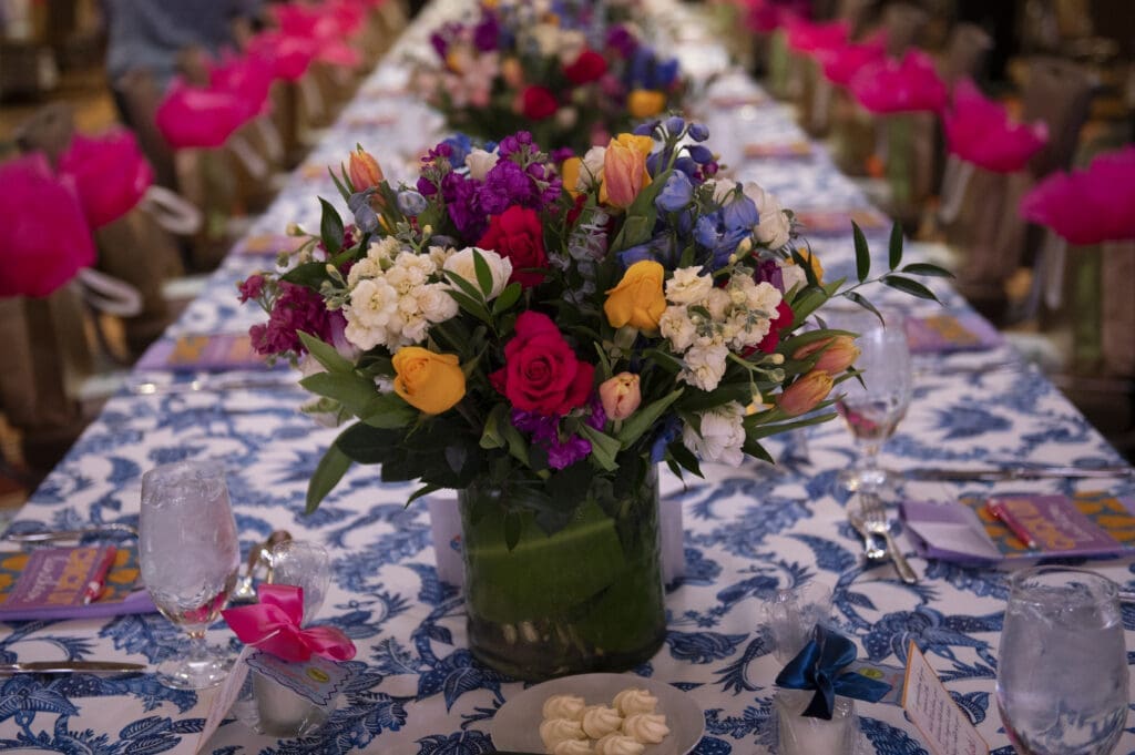 Floral arrangements at the 2025 Chick Lit Luncheon (Photo by Tamytha Cameron, Celeste Cass, Thomas Garza, and Nate Rehlander)