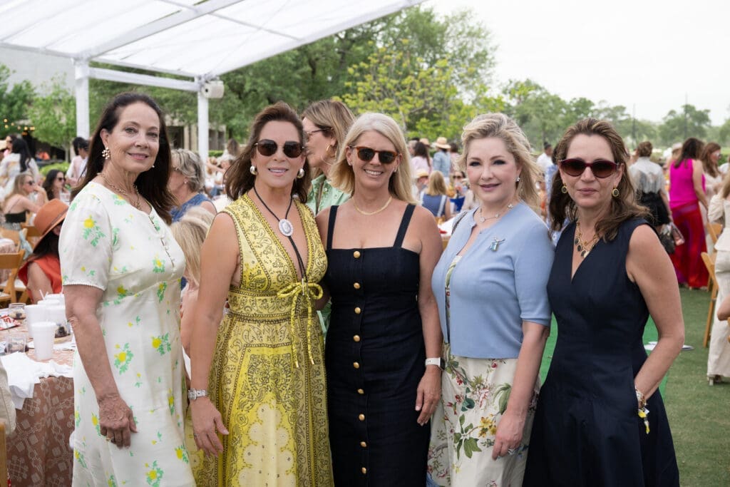 Carol Barnhart, Cherie Flores, guest, Whitney Crane, Aliyya Stude at the US Men's Clay Court Championship at River Oaks Country Club (Photo by Wilson Parish)