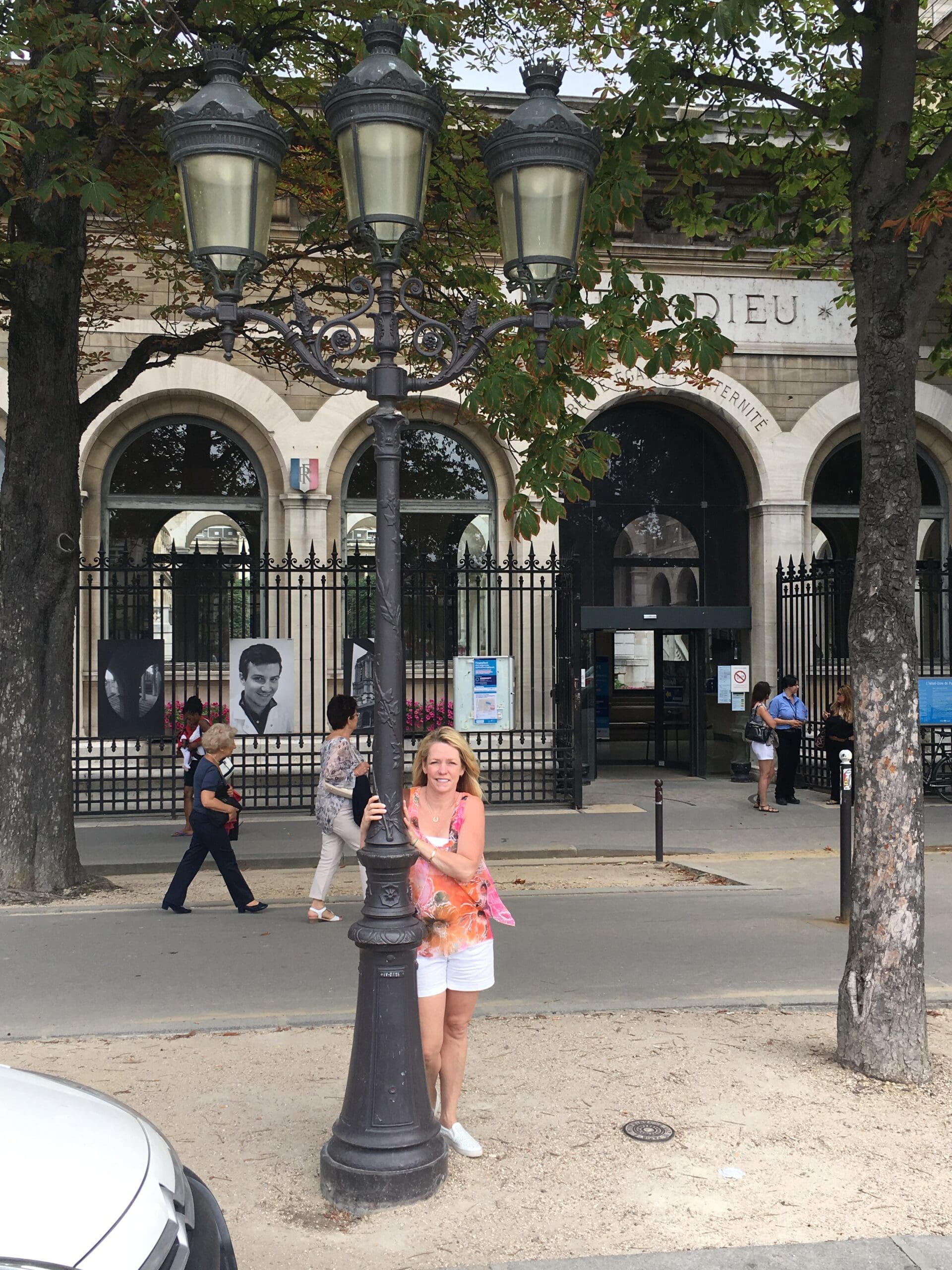 Robin in Paris with Gas Lamp