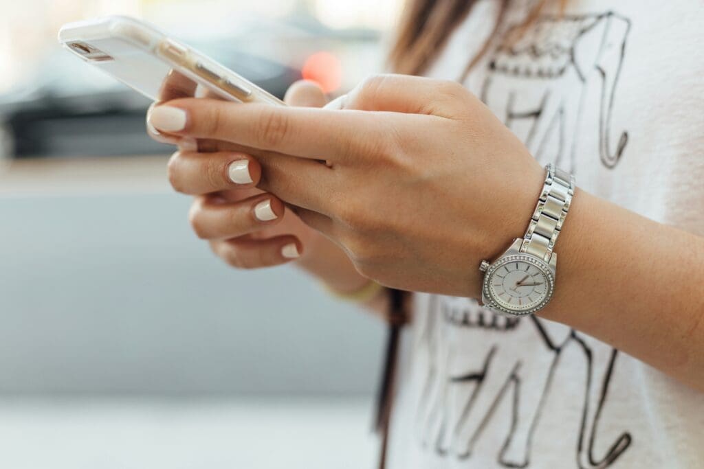 8 Rules of Phone Etiquette — An Exposé of Social Tells in the Digital Age