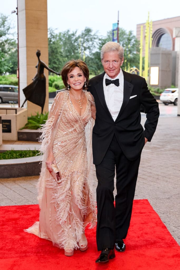 Hallie Vanderhider & Bobby Dees at the Houston Symphony Wine Dinner & Collector's Auction (Photo by Priscilla Dickson)