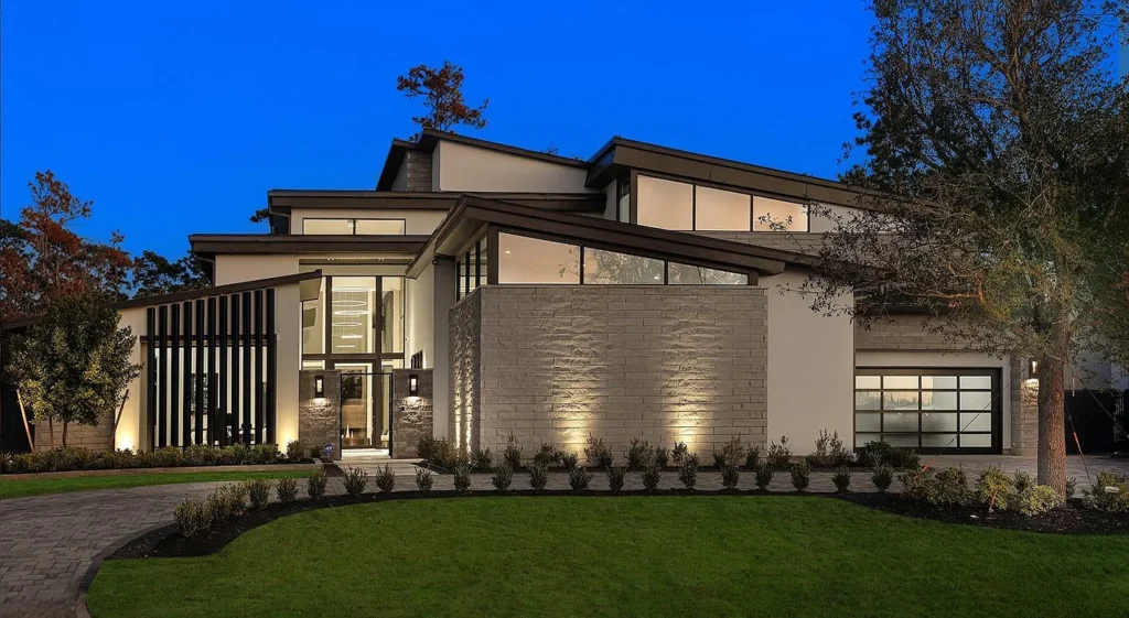 38 Aria Isle Dr. is in the East Shore neighborhood of The Woodlands.