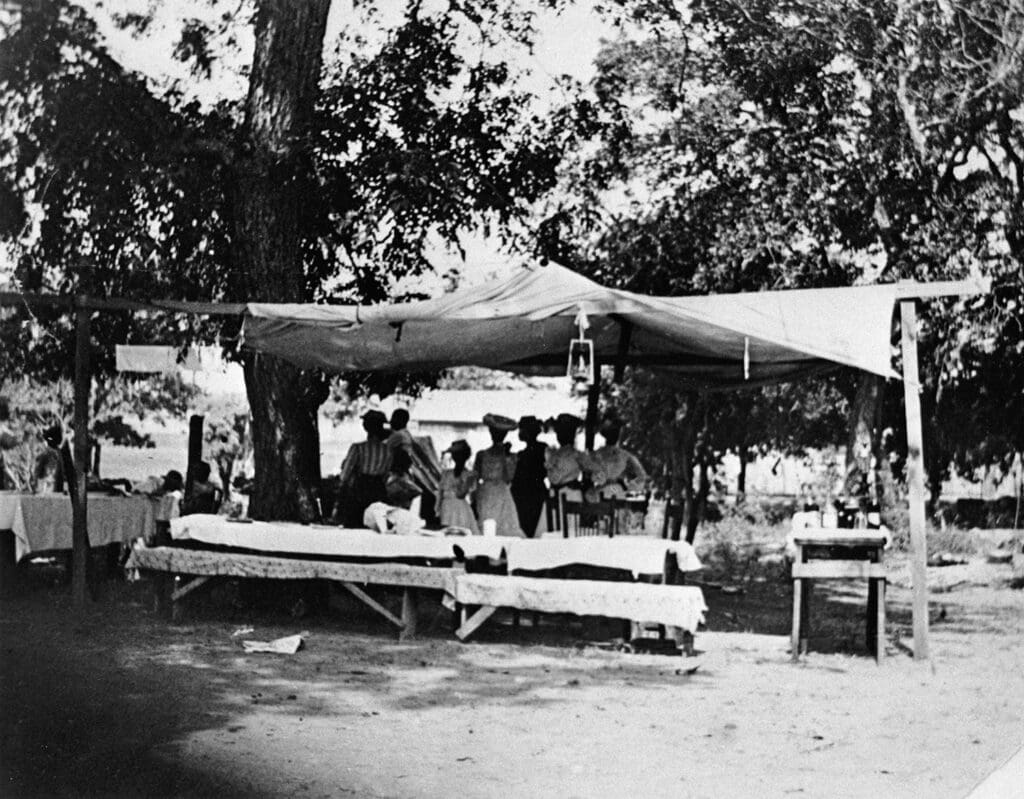 A Juneteenth celebration in Austin held June 19, 1900 at Eastwoods Park. (Photo by Grace Murray Stephenson. Courtesy Austin History Center)