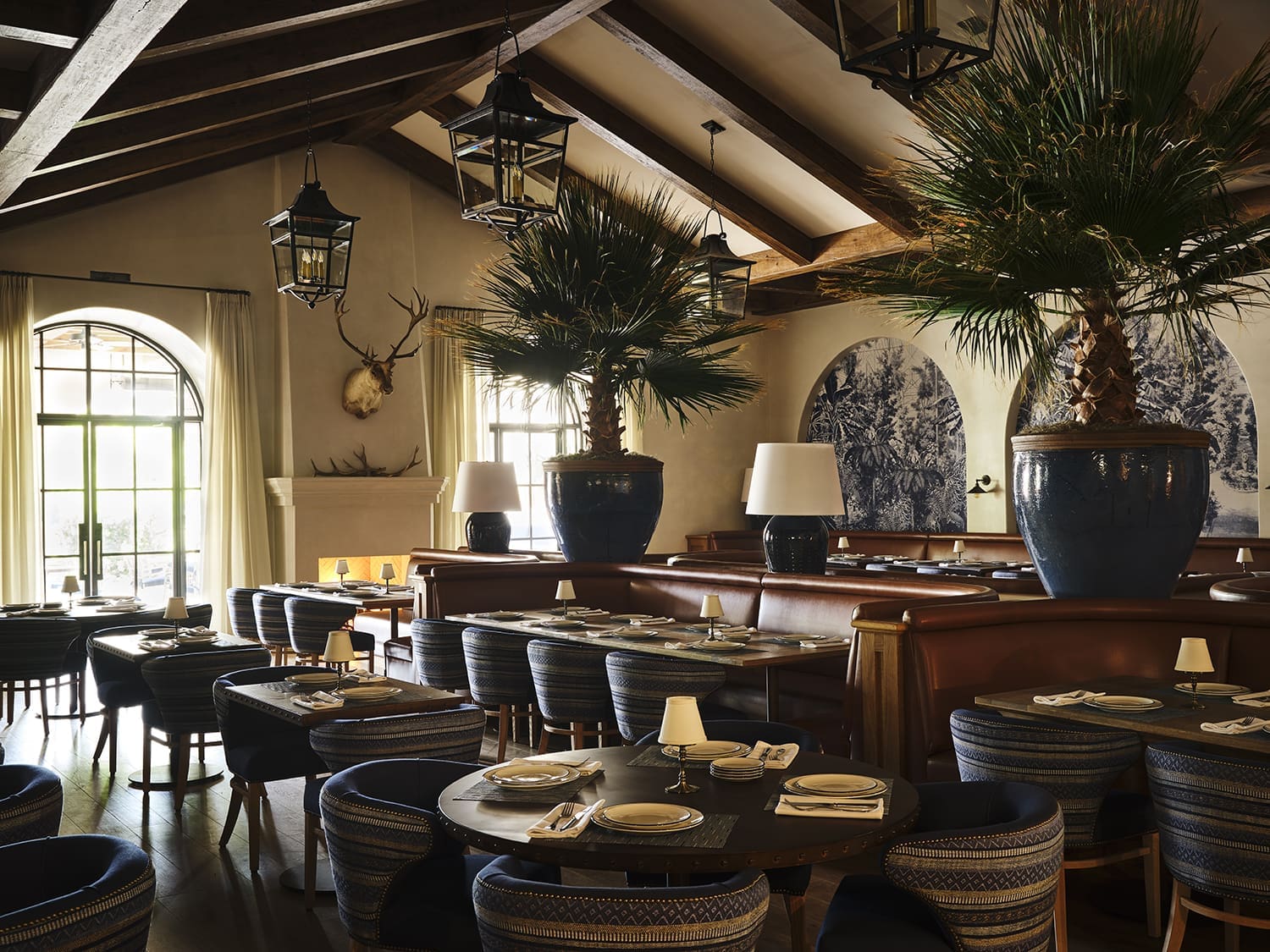 Latuli Restaurant Interior
